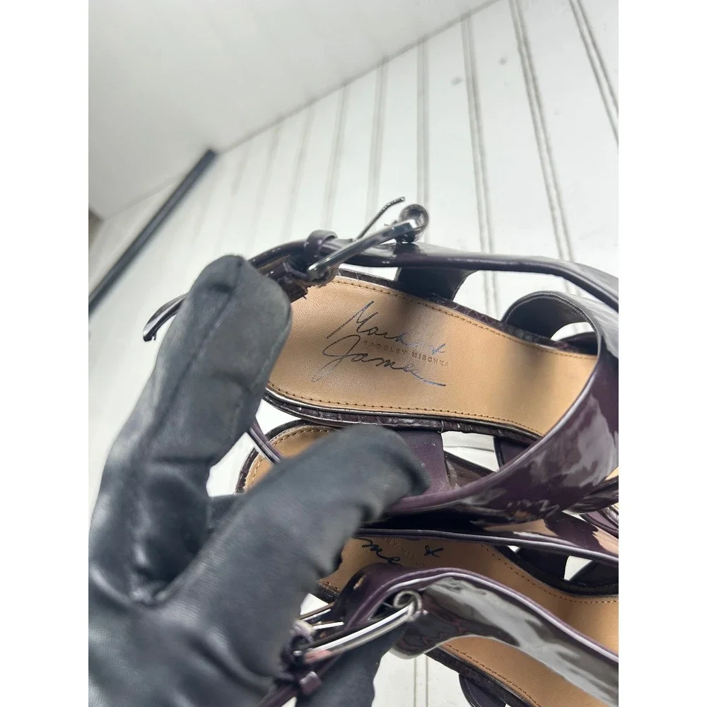 Badgley Mischka purple leather pre